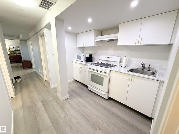 4th image of 10107 171a Ave NW