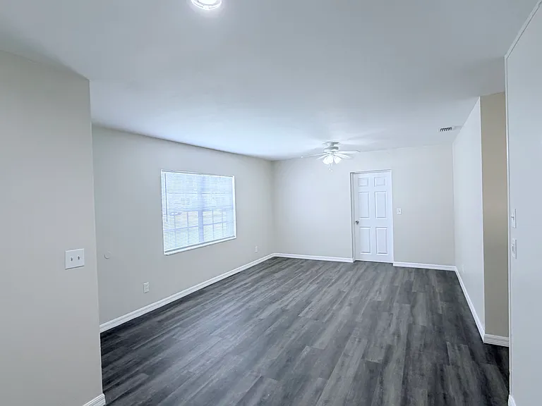 7912 W Paris St — Photo 5