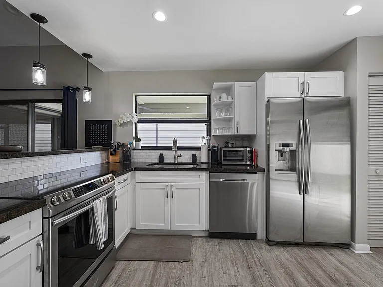 2482 Bedford Mews Dr — Photo 16