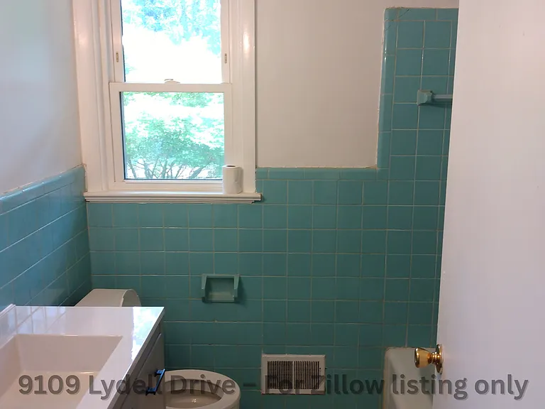 9109 Lydell Dr — Photo 15