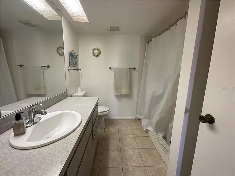 3811 Sailmaker Ln — Photo 5
