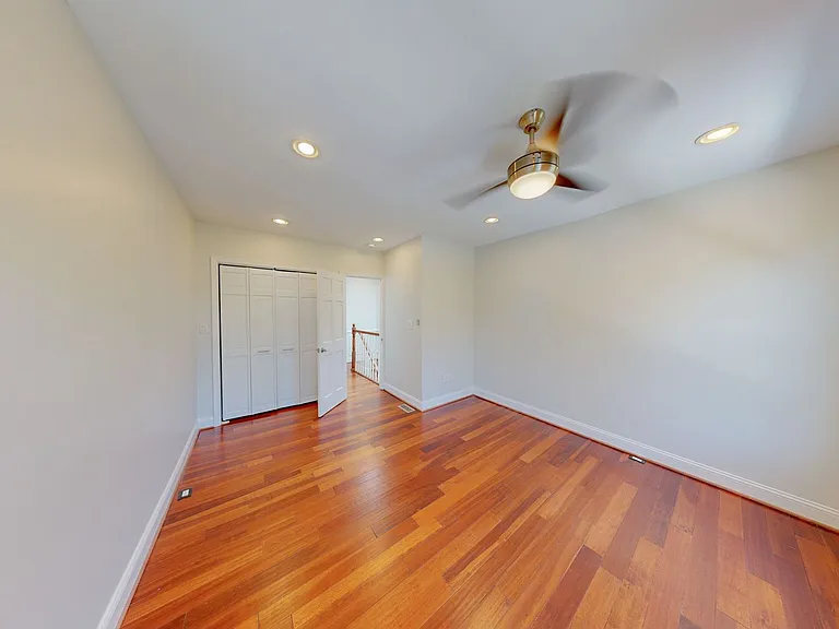 1617 C St SE — Photo 9