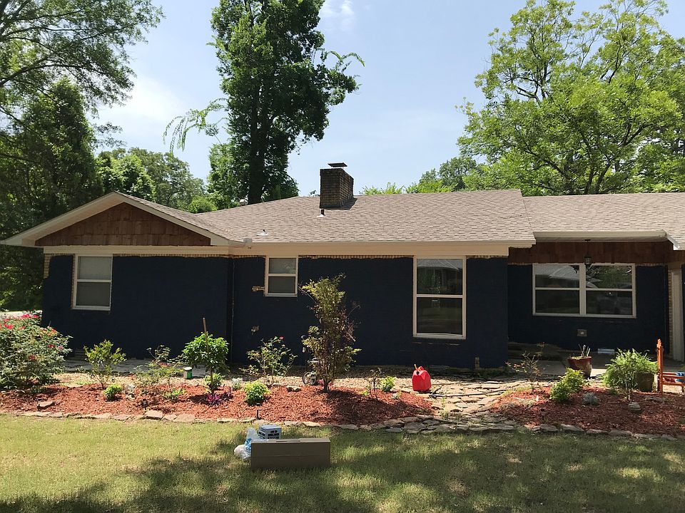 2nd image of 3020 Beverly Dr