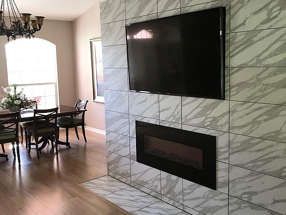 Smart TV /  Fireplace