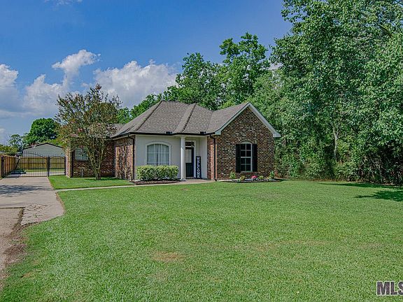 3rd image of 38233 Susan Ct
