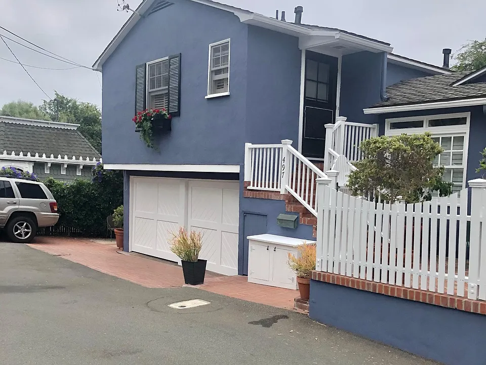 495 Anita St #497