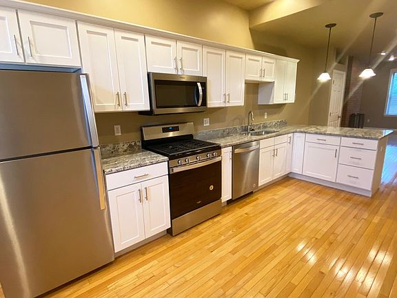 New granite counters and stainless steel appliances