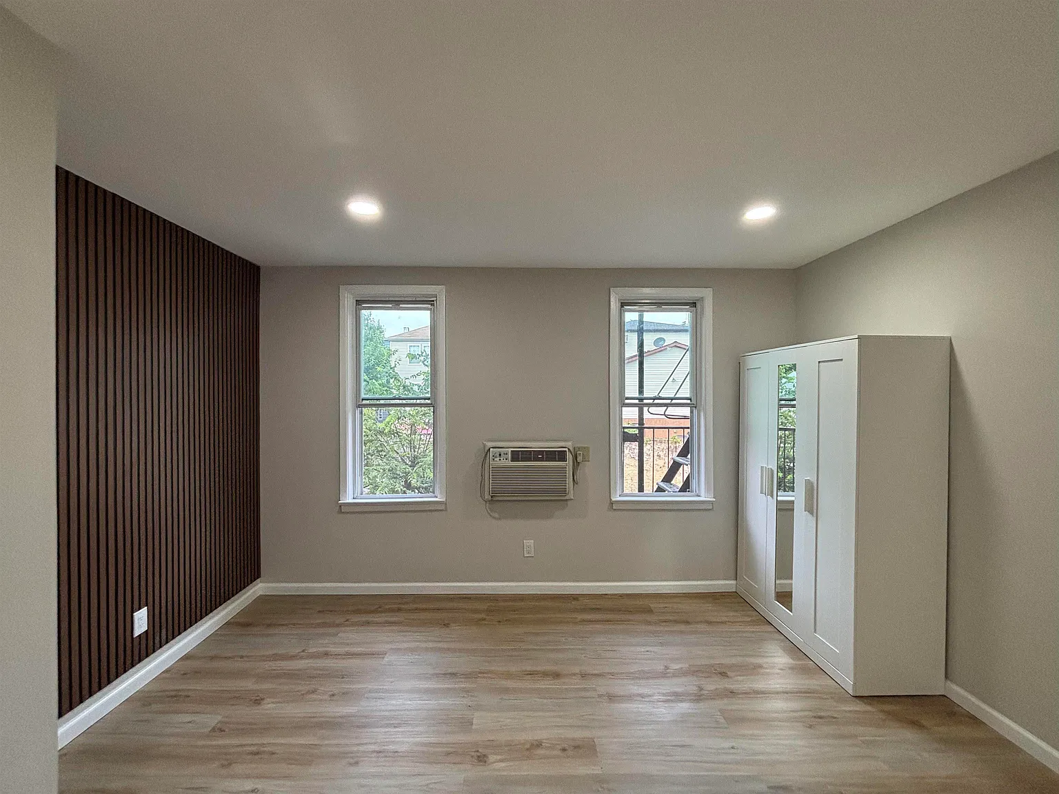 Studio, 1.0 bath, 400 sqft, $2,100 — Photo 3