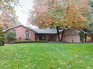 341 Ridgewood Rd, Rochester, MI 48306