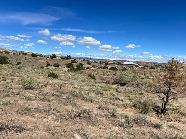 17 Avenida De Molino, Espanola, NM 87532