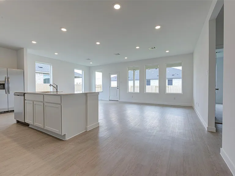400 Robin St — Photo 10