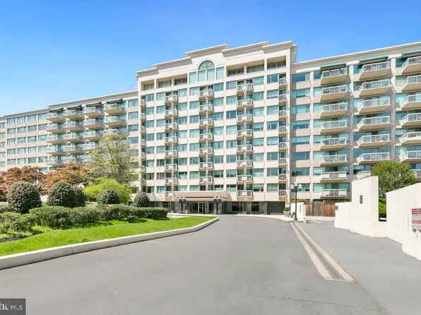 5450 Whitley Park Ter APT 511, Bethesda, MD 20814