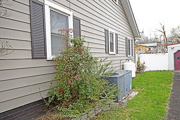 4th image of 1137 Lomax St