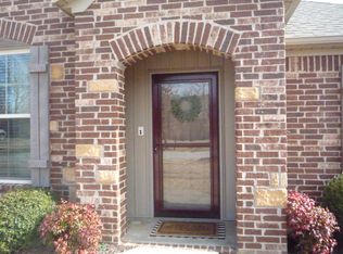 1402 S Blue Willow Ave, Fayetteville, AR 72701