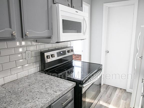 3rd image of 2705 Leavenworth St #2711-3