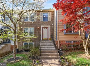 6808 Heatherway Ct, Alexandria, VA 22315