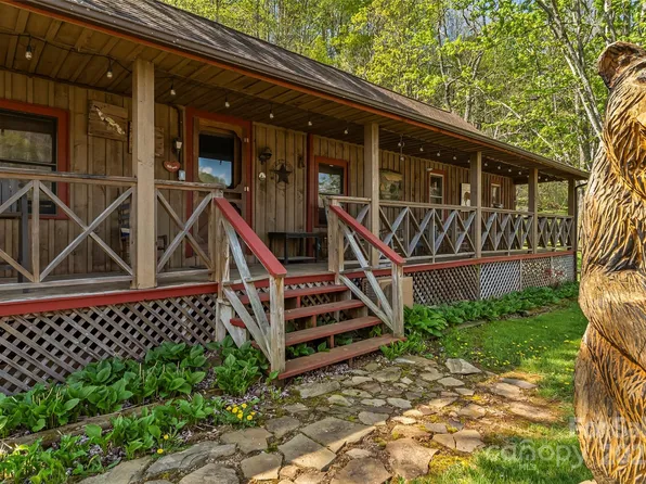 1159 Rockdale Rd, Bakersville, NC 28705