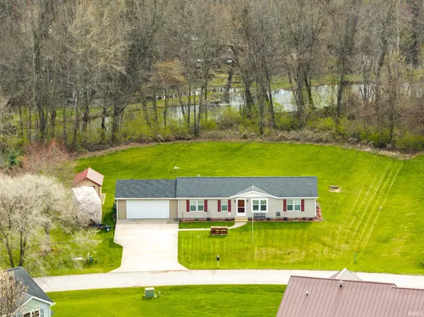 12407 N Creek Bend Ln, Milford, IN 46542