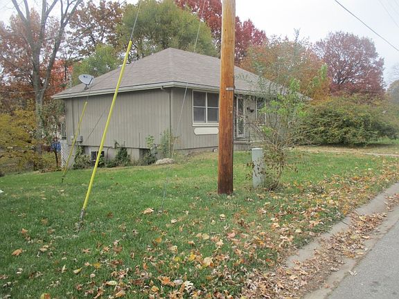 3rd image of 203 Olive St