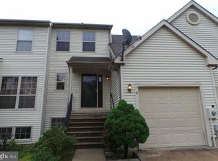 8 Dewberry Ln, Delran, NJ 08075