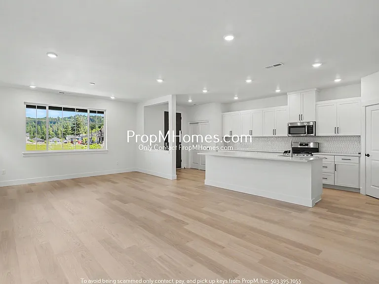 14560 NW Lazarus Ln — Photo 2