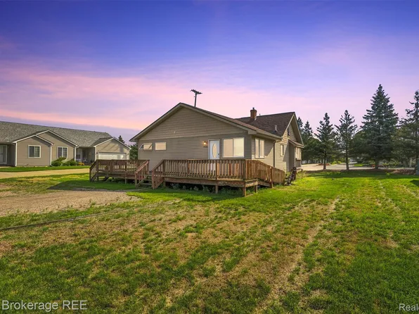 9326 Orchard Ct, Davison, MI 48423
