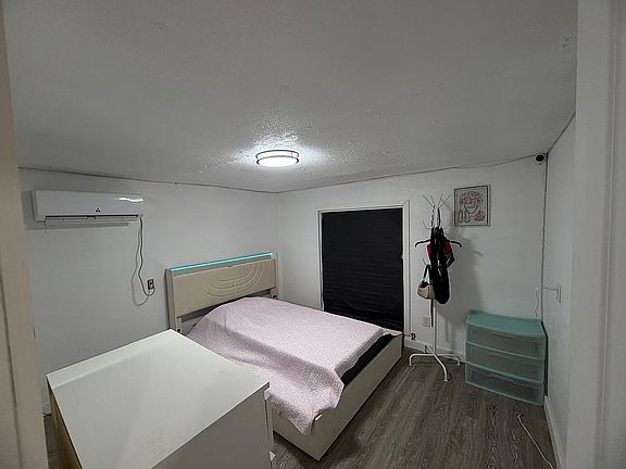 3rd image of 8806 Nautilus Dr
