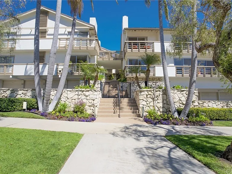 Lunada Bay Apartments — Photo 6