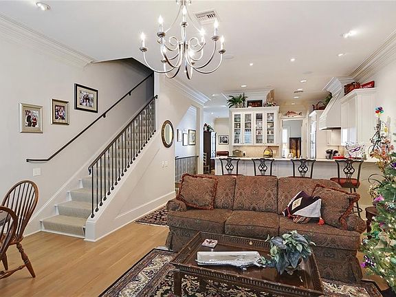 5th image of 3721 Saint Charles Ave #B