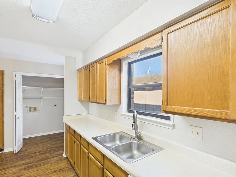 119 Frederick Rd — Photo 17