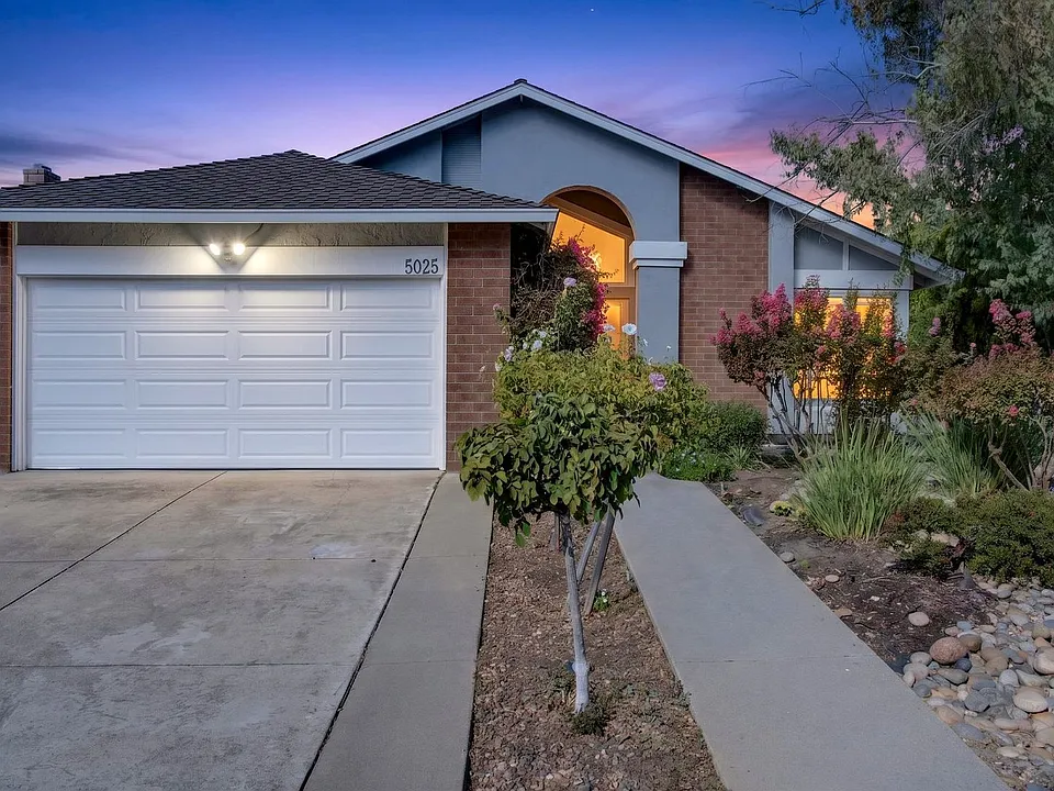 5025 Saint Garrett Ct