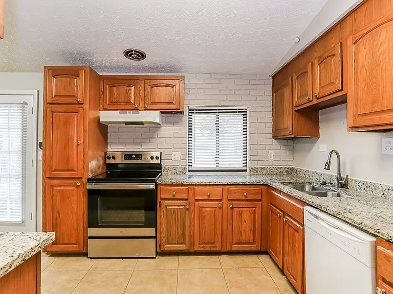 1284 Falene Pl — Photo 11