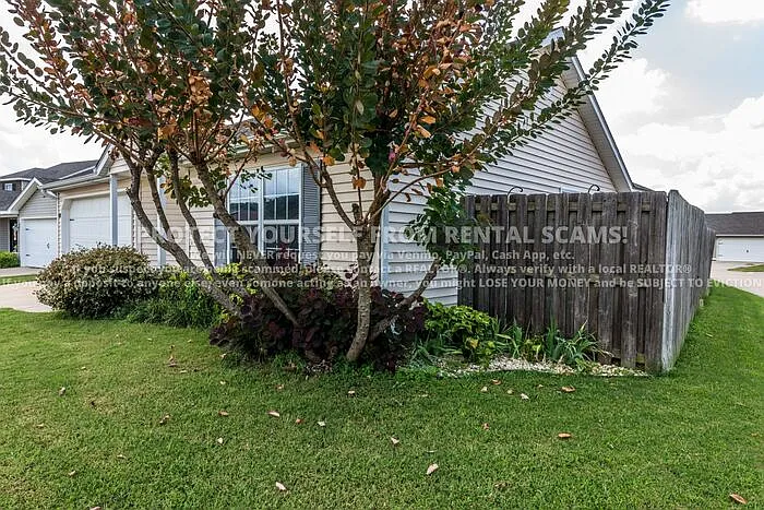 1137 S Holland Dr — Photo 12