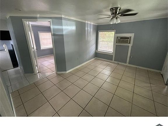 2nd image of 1515 1/2 15th St W #1/2