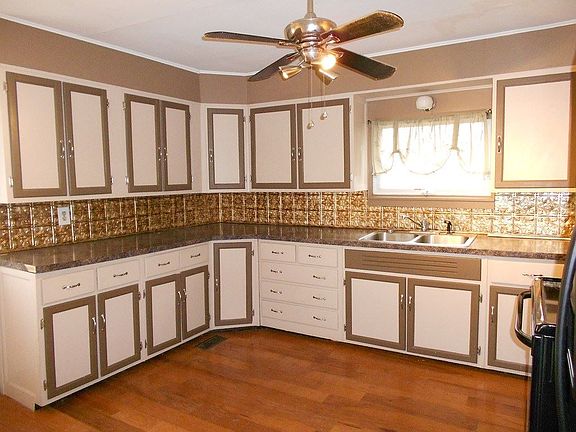 5th image of 326 Lounsbury Ave