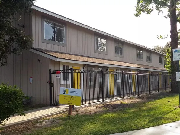 701 S Encina St #A, Visalia, CA 93277