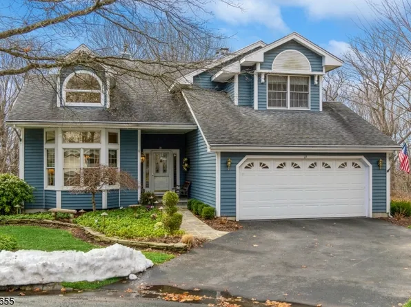 21 Smoke Rise Ln, Bedminster Twp., NJ 07921