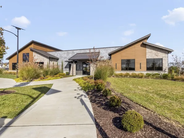 1136 Old Creek Bnd, Gallatin, TN 37066