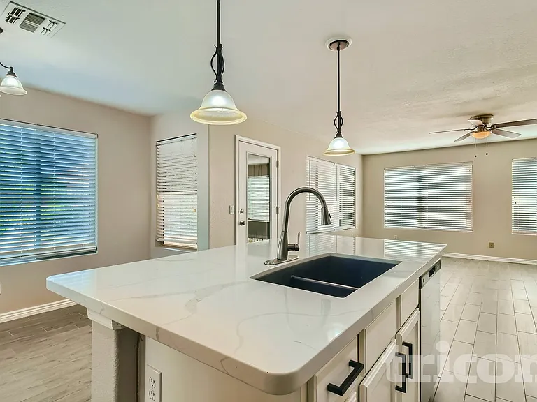 15028 W Honeysuckle Ln — Photo 16