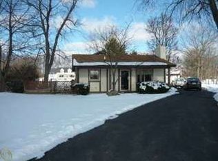 58000 Pontiac Trl, New Hudson, MI 48165