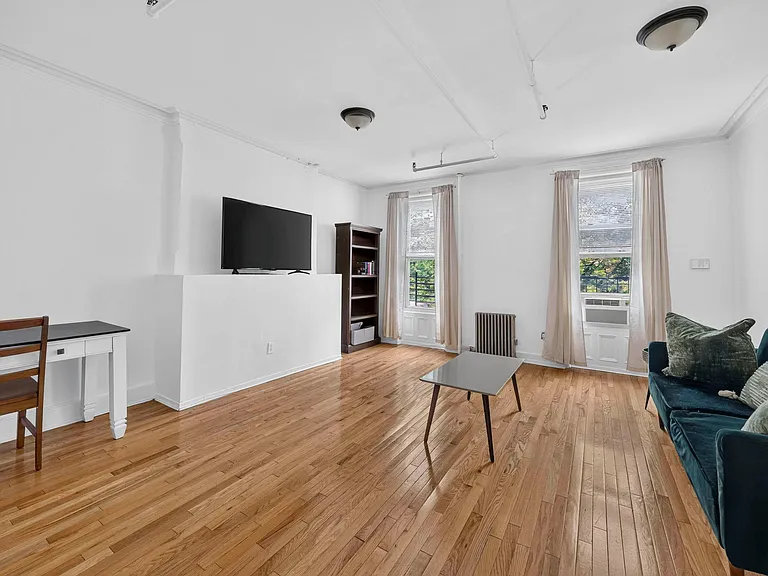 671 Monroe St #2 — Photo 1