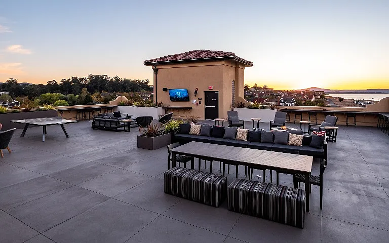Resident Rooftop Lounge | Apartments in Hercules, CA | The Exchange Hercules Bayfront