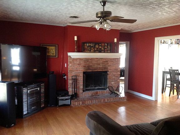 2nd image of 909 Wildbriar Dr