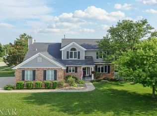 27 Shoal Creek Ct, Bloomington, IL 61704