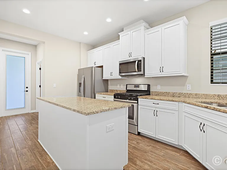 5605 Kingsley Corner Way — Photo 10