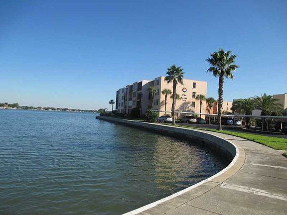 3rd image of 7665 Sun Island Dr S APT 210