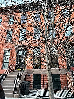 1st image of 393A Putnam Ave