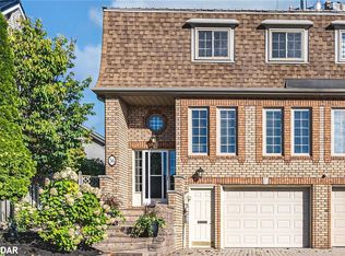 36 Kempenfelt Dr, Barrie, ON L4M1B9