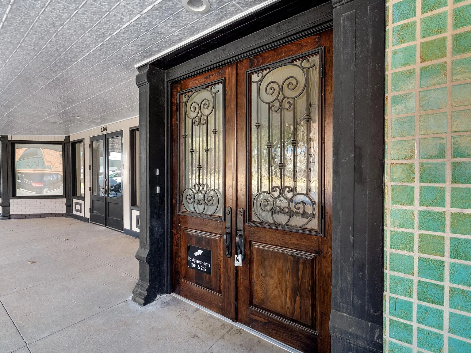 2 bed, 2.0 bath, 1550 sqft, $1,800 — Photo 1