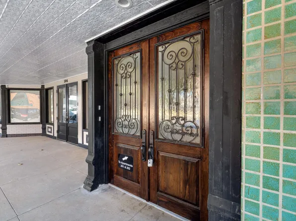 104 E 2nd St #201, Taylor, TX 76574